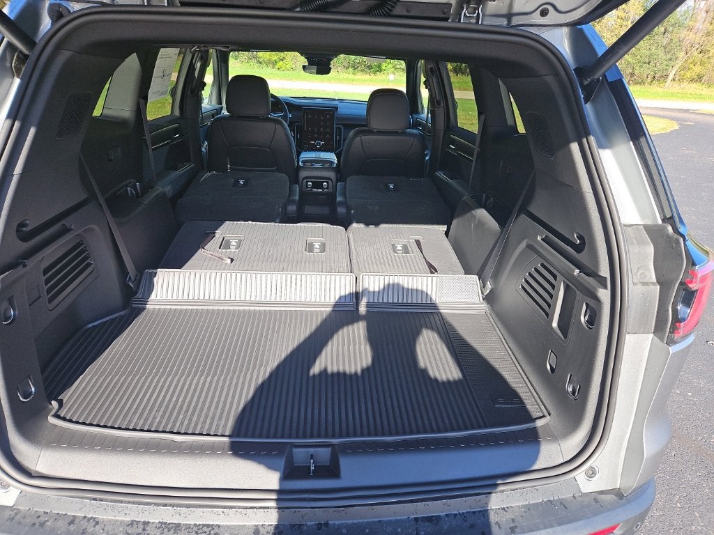 2027 GMC Acadia AT4