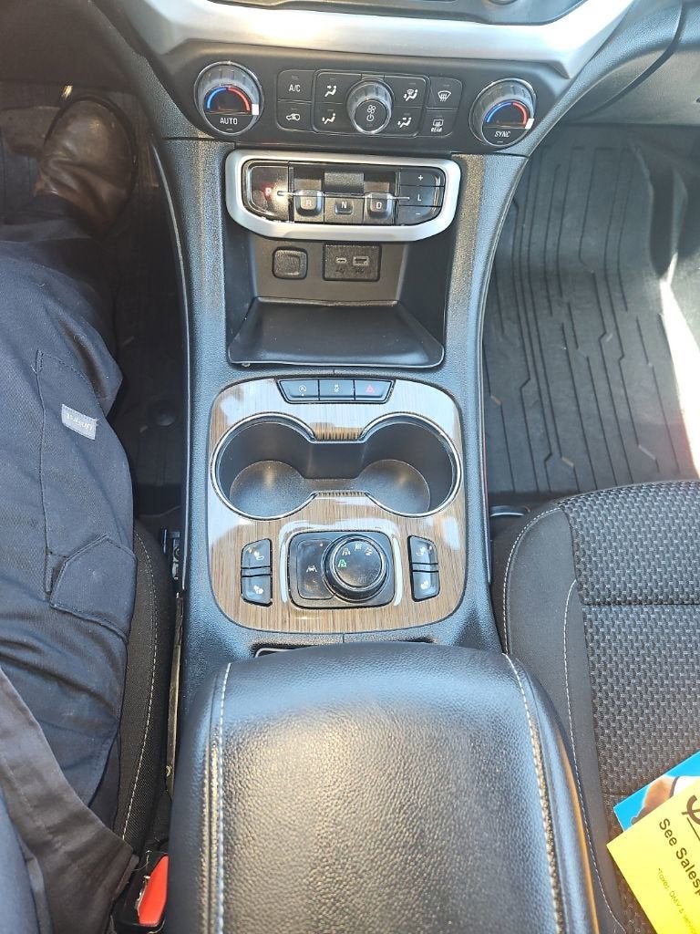 2023 GMC Acadia SLE