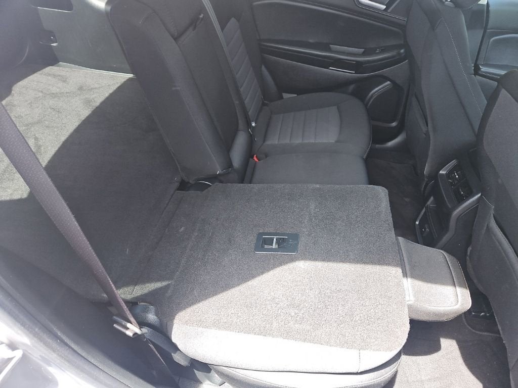 2020 Ford Edge SE