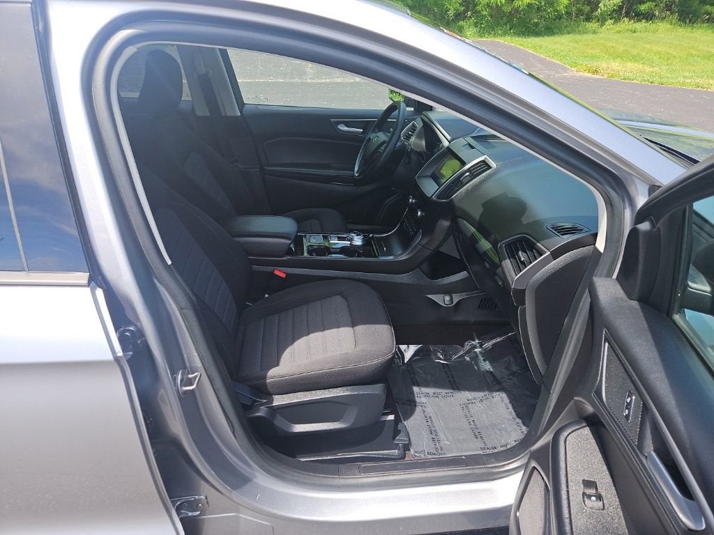 2020 Ford Edge SE