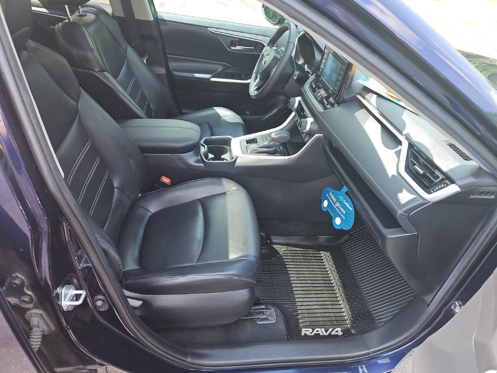 2020 Toyota RAV4 XLE Premium